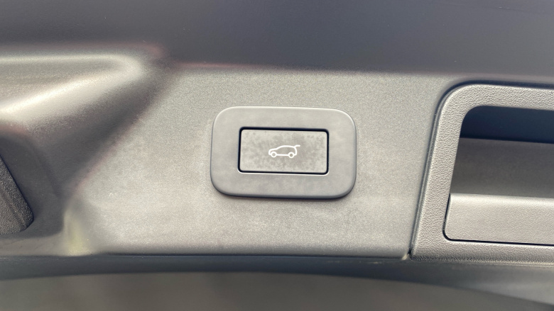 Land Rover Range Rover Velar 2.0 P250 Edition 5dr Auto Petrol Estate